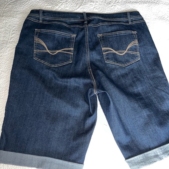 Dark blue Jean shorts with roll up cuff - Picture 4 of 5